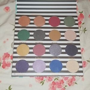 Color Story Eyeshadow Palette